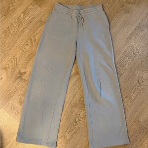 Aritzia Cozy Sweatfleece Perfect Banded Sweatpant